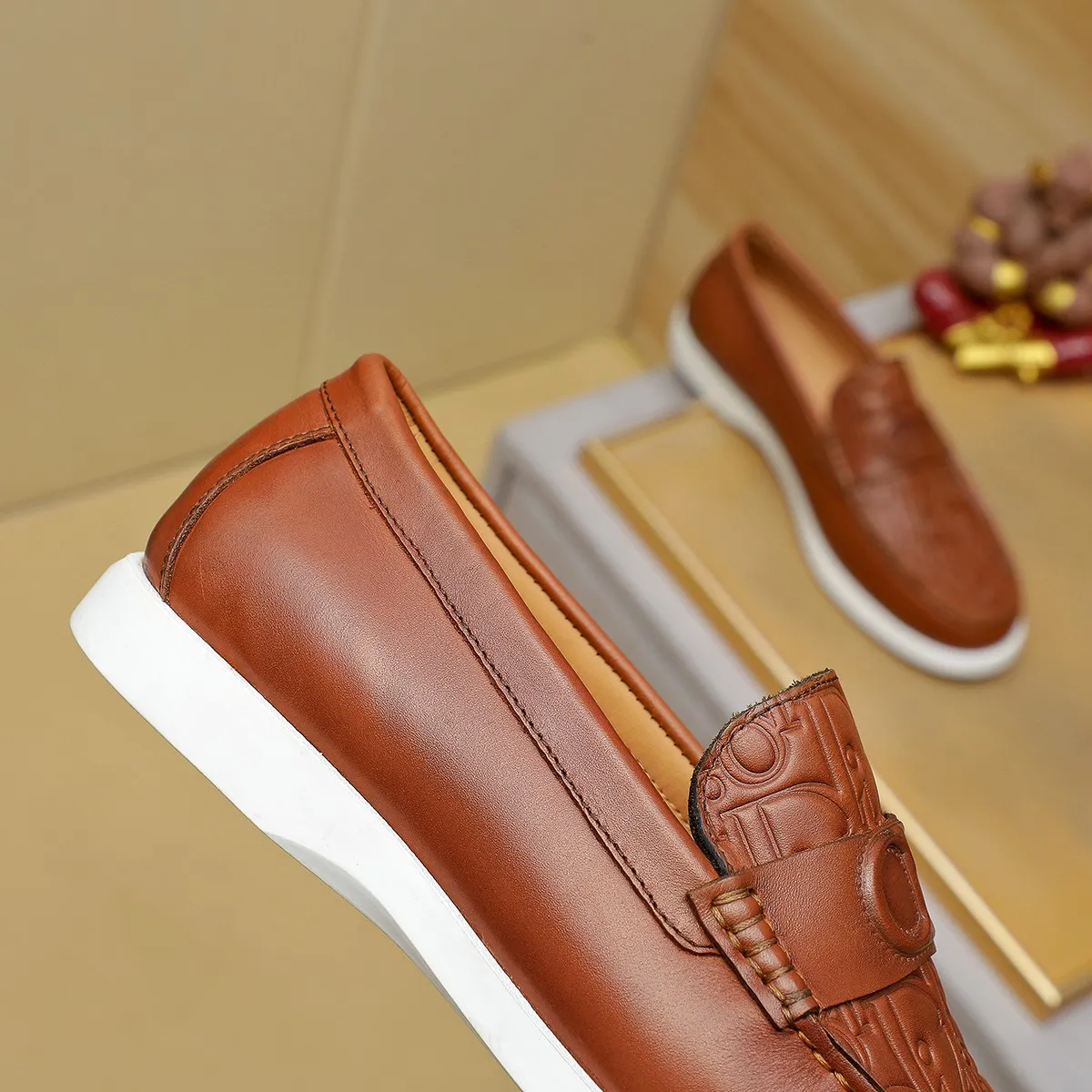 Men's clothing and shoes 💰460 💰🔥[Dior] High-end top-notch 🔝 purchasing agent 🔍🔍The latest 🇺🇸 counters are on sale simultaneously, original Italian brand · brand totem cloth sewn with brand cloth label · paired with calfskin · (high-end, nobility and class) exquisite workmanship (cow Leather lining) Sole: Original two-color sole ⚠️outsole specially provided by the original factory. Comfortable, wear-resistant, non-slip, real-life photoshoot🎬The real thing is more beautiful🔍Color: Color optional💕💕Number of yards: 39-44 (customized at 38.45.46)...